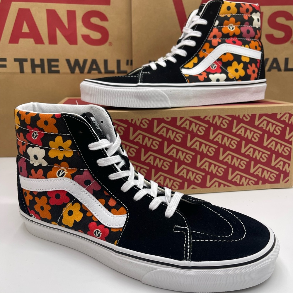 Vans Men’s Sk8-Hi
Flower Black/Multi Sneakers 
VN000D5IBML
 Floral High-Top - Picture 13 of 16